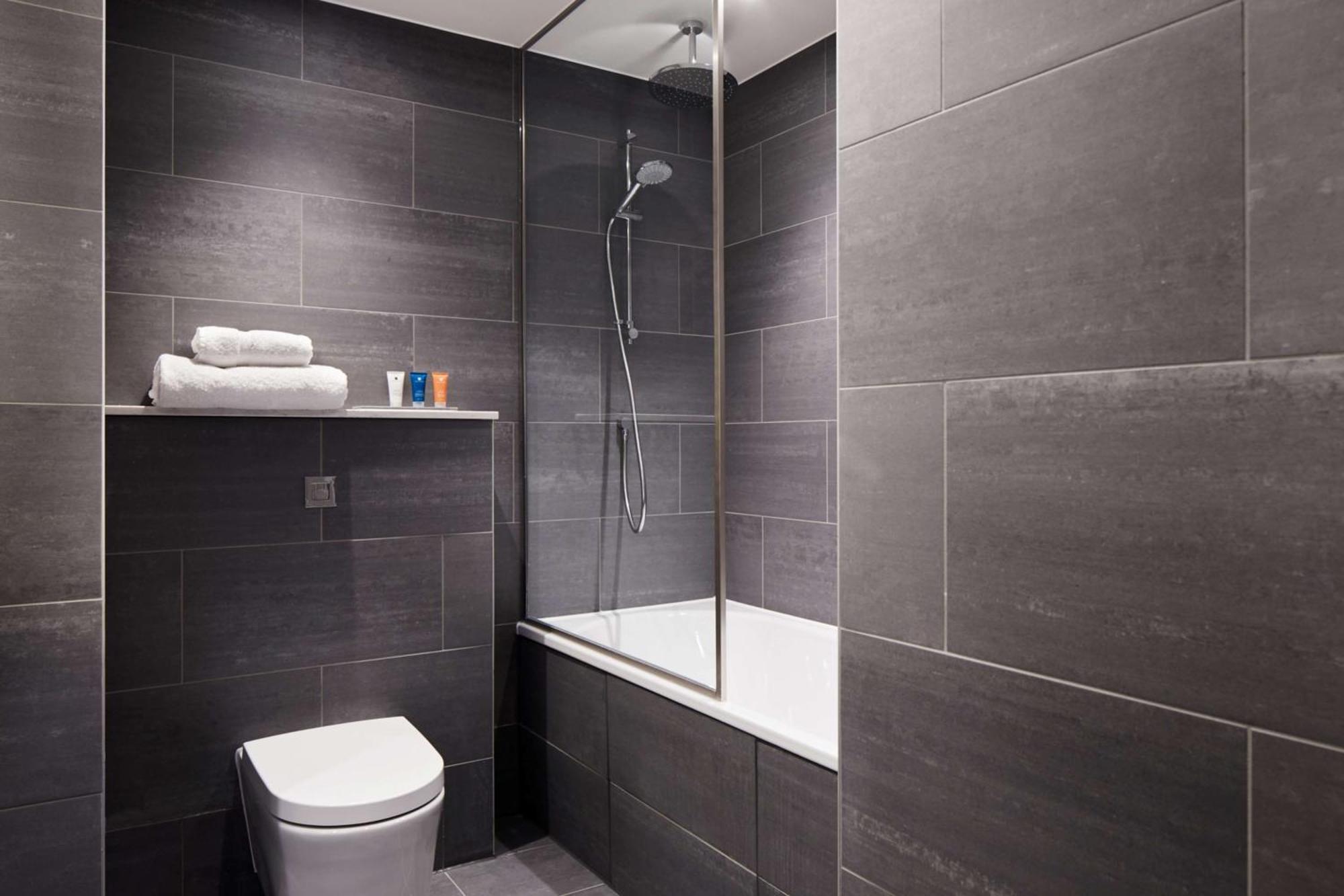 Family Room,1310576956:JPEG