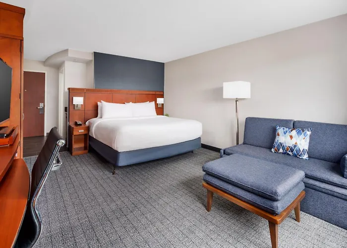 Courtyard By Marriott Manchester-Boston Regional Airport